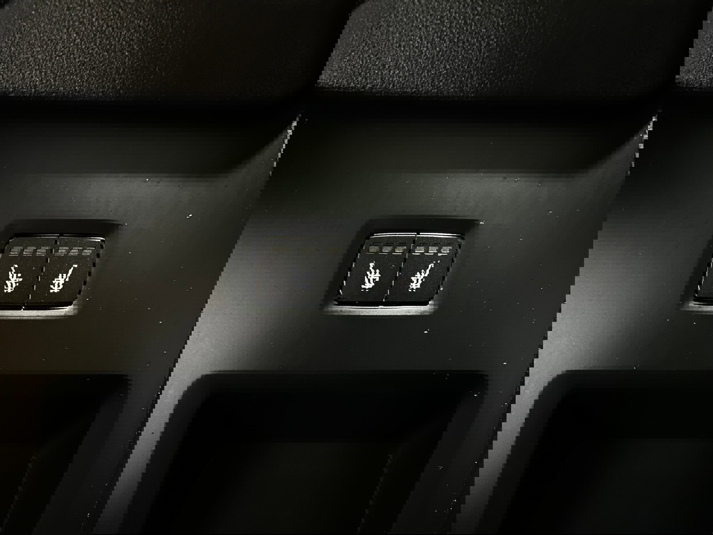 Used 2023 Volvo XC60 B5 Plus image 28