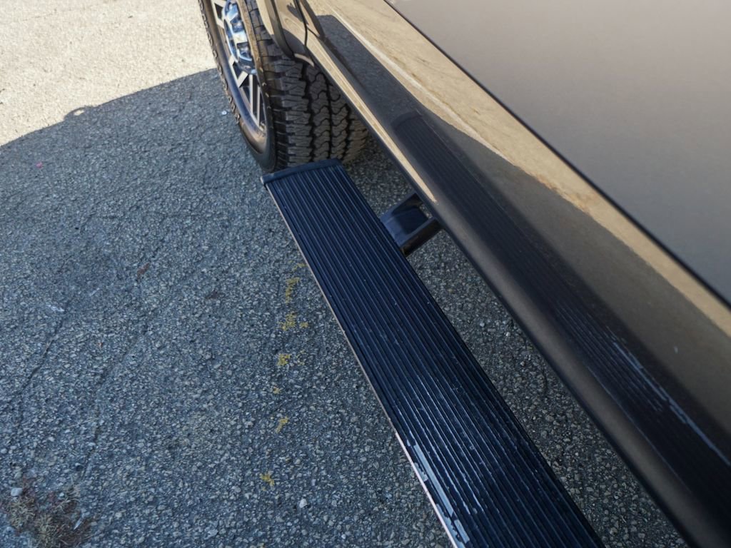 Used 2020 Ford F250 Lariat w/ Chrome Package image 12