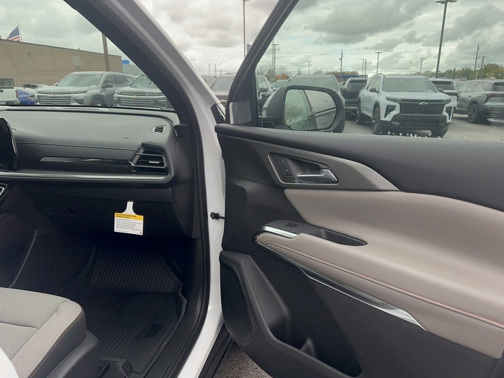 New 2026 Chevrolet Traverse LT w/ LPO, Floor Liner Package image 11