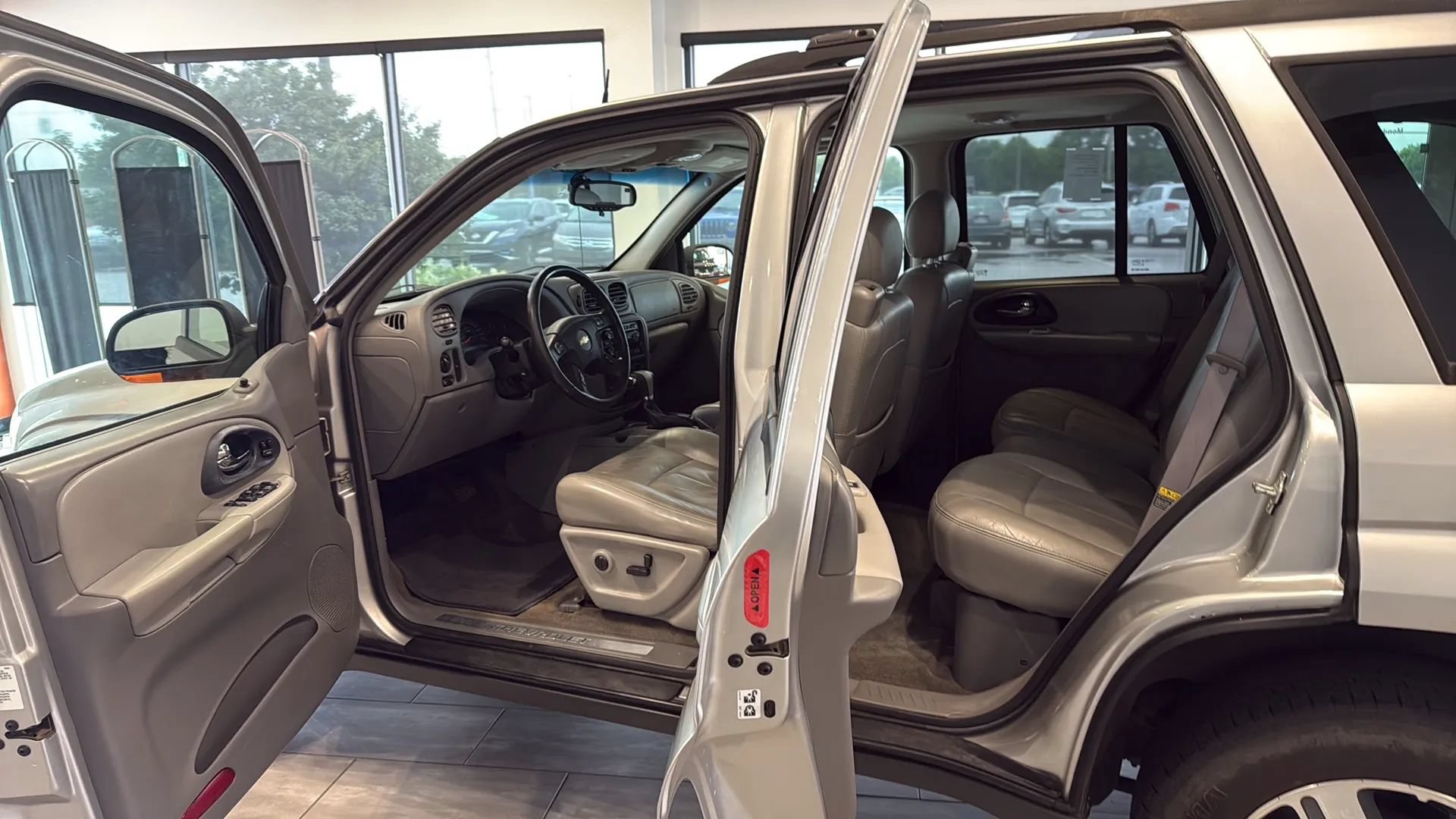 Used 2005 Chevrolet TrailBlazer LT RWD image 12