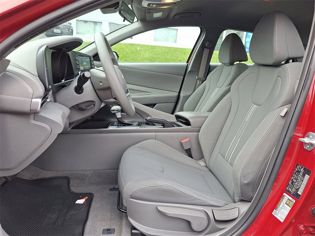 Used 2023 Hyundai Elantra SEL image 14