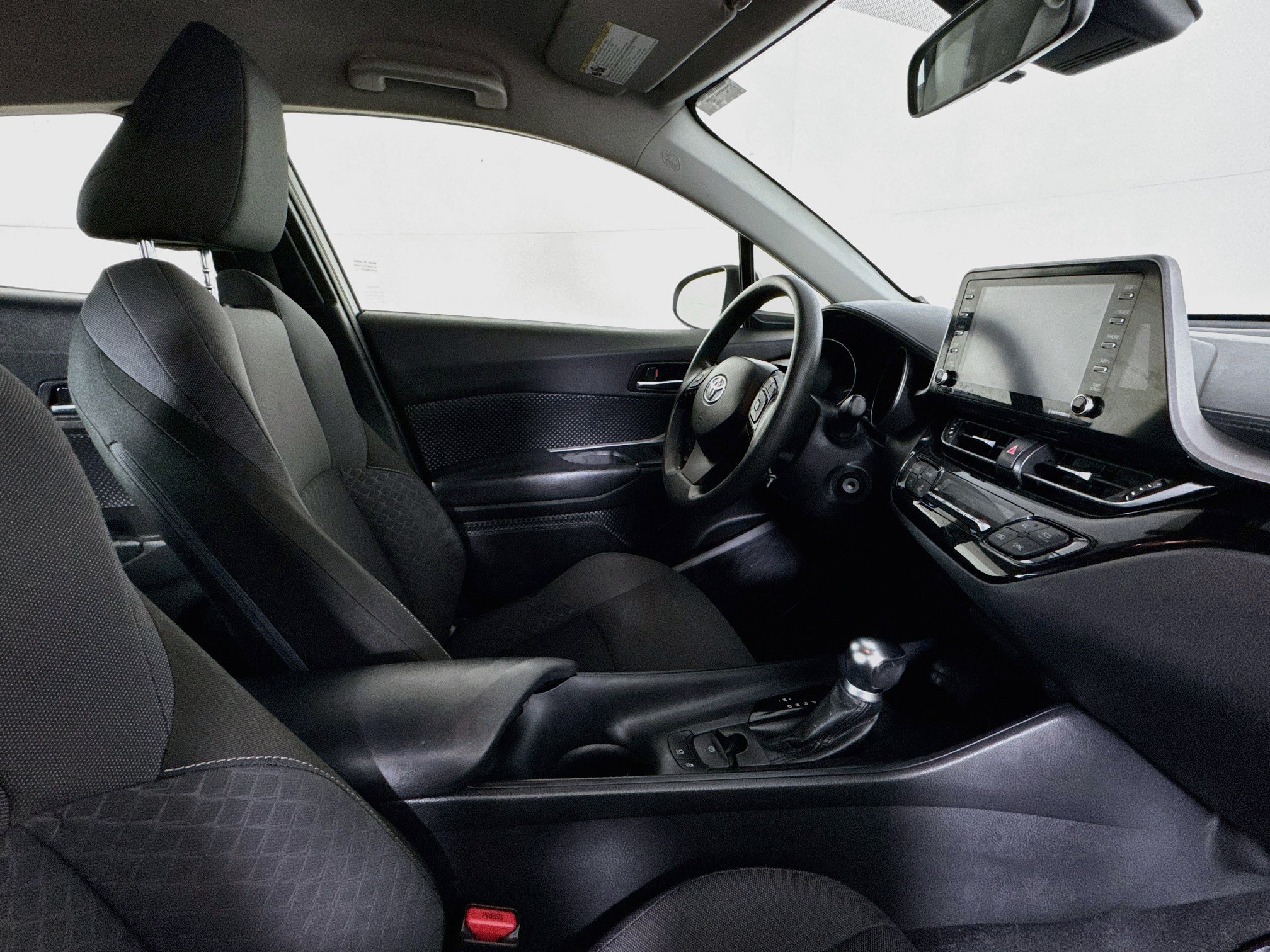 Used 2020 Toyota C-HR LE FWD image 26