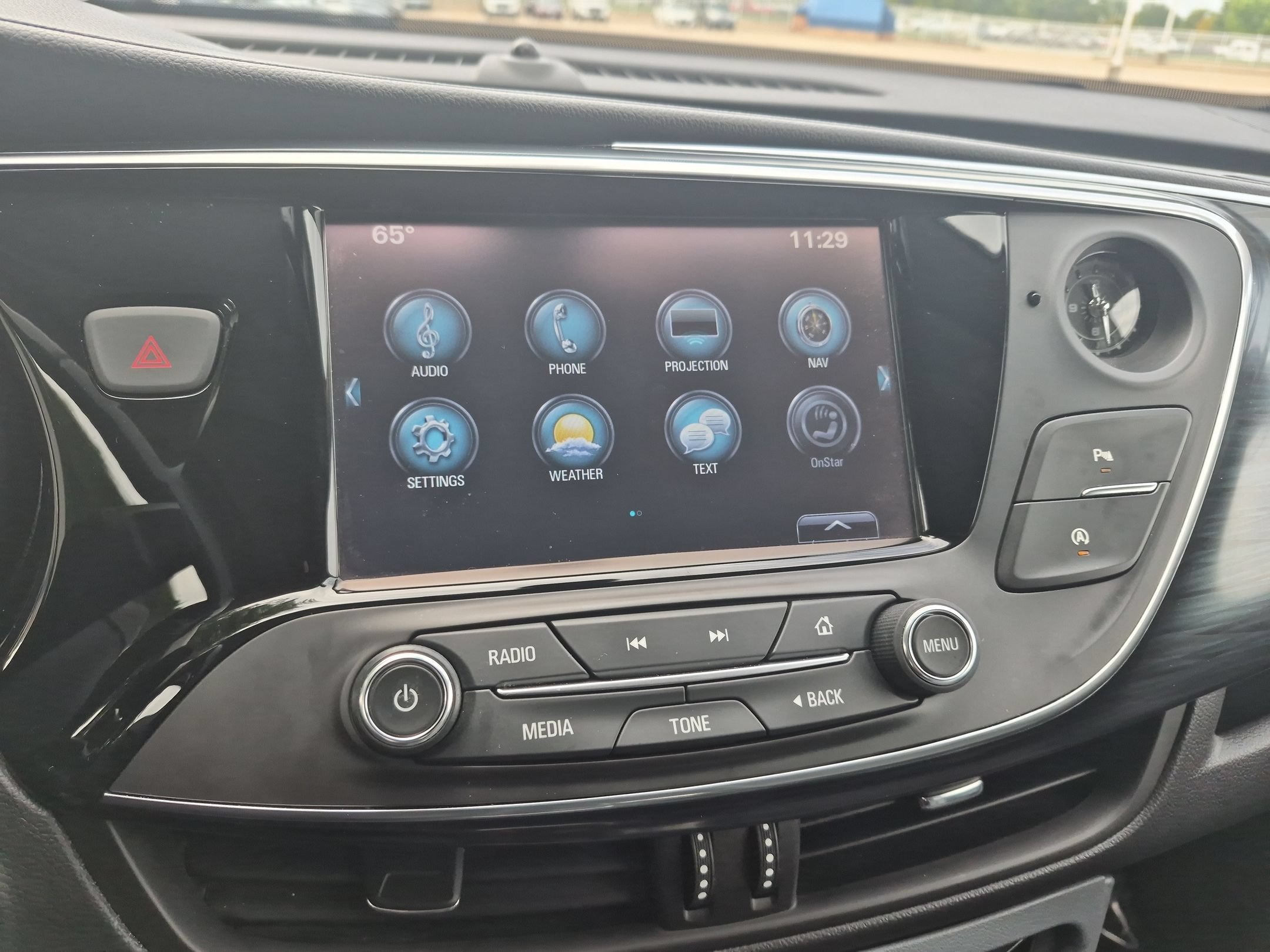 Used 2020 Buick Envision Essence FWD image 17