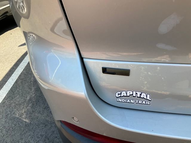 Used 2023 Jeep Grand Cherokee L Limited w/ Black Appearance Package image 7