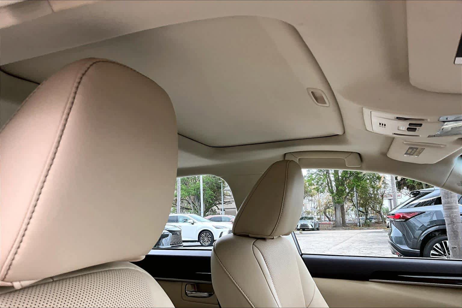 Used 2018 Lexus ES 350 w/ Premier Package image 14