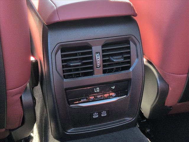 Used 2025 BMW 330i Sedan w/ Premium Package image 18