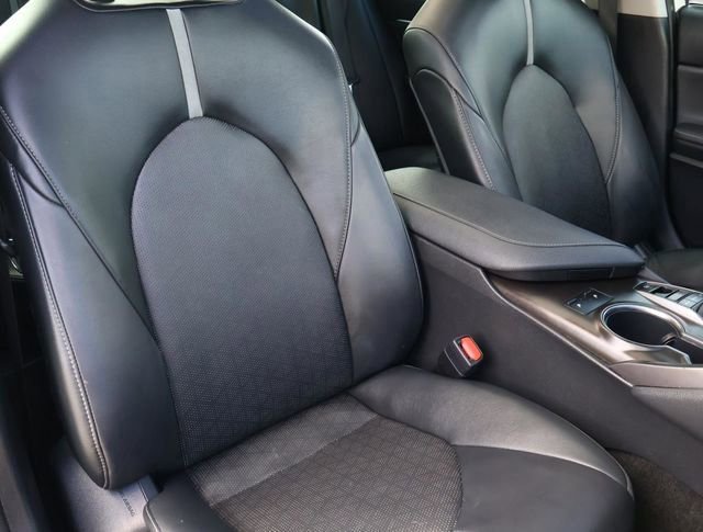 Used 2023 Toyota Camry XSE FWD image 17