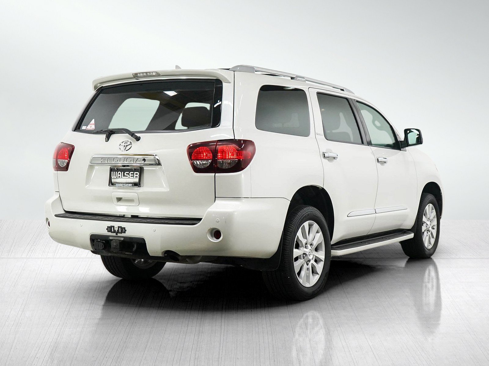 Used 2019 Toyota Sequoia Platinum AWD/4WD image 5