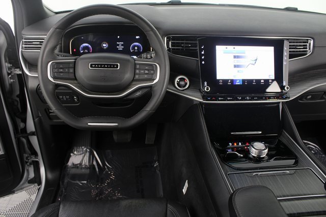 Used 2023 Jeep Wagoneer L Series II image 11
