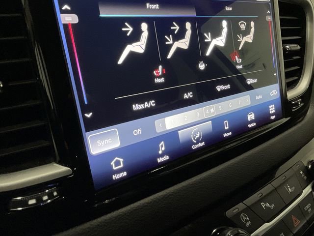 Used 2024 Chrysler Pacifica Touring-L FWD image 30