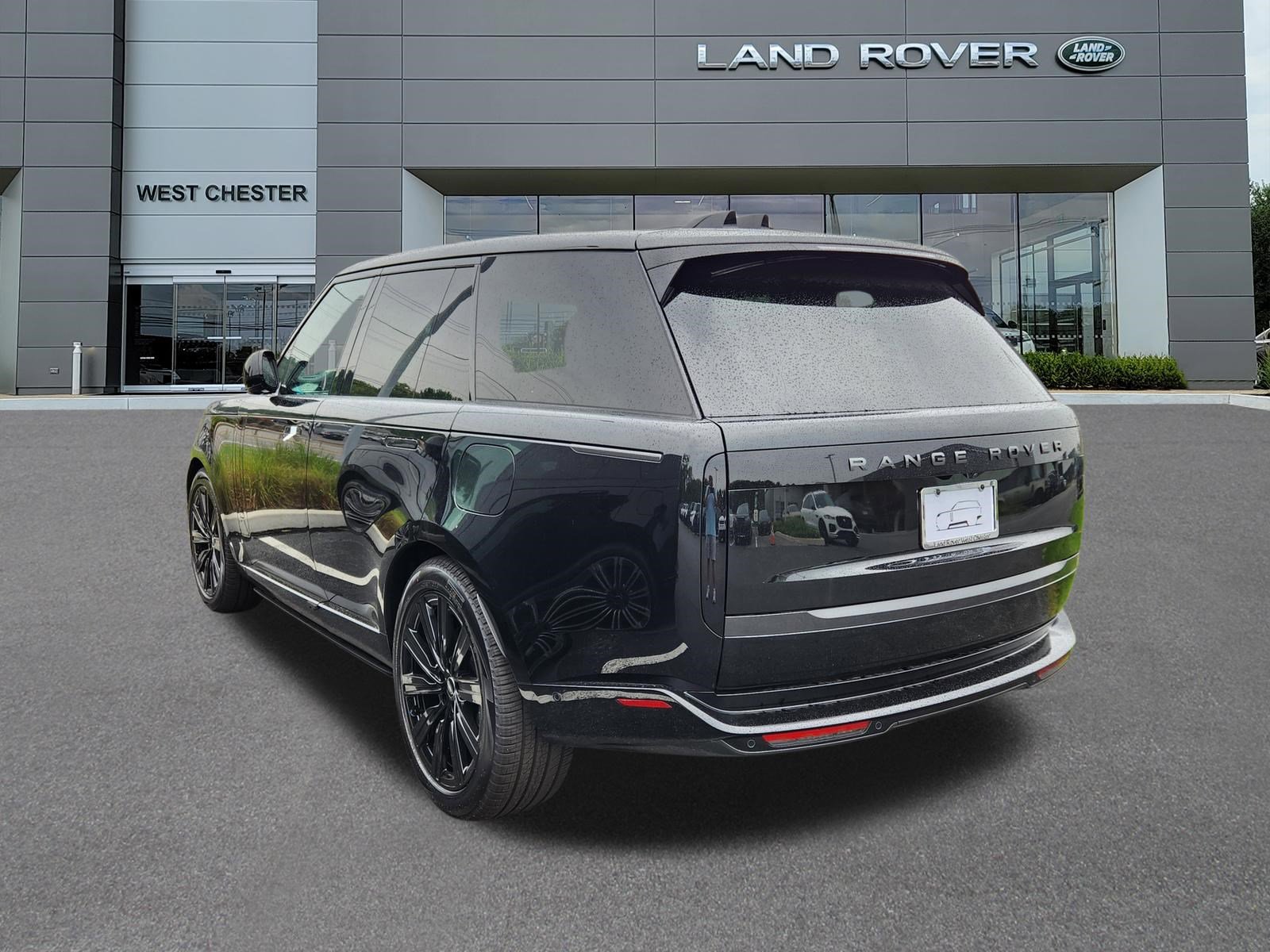 Used 2025 Land Rover Range Rover SE image 3