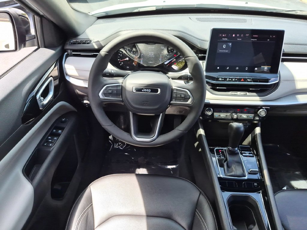 Used 2025 Jeep Compass Limited AWD/4WD image 24