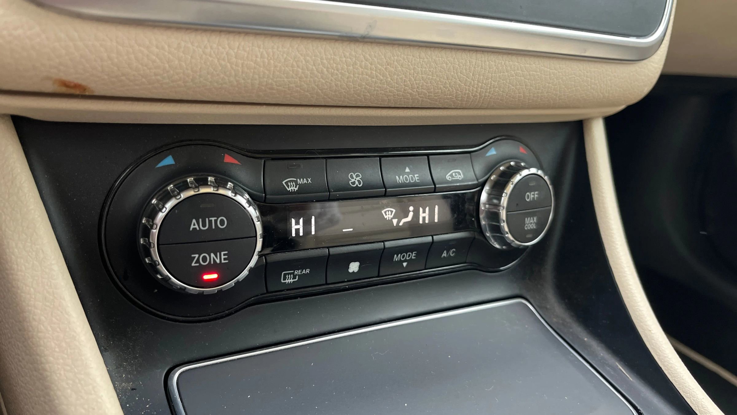 Used 2018 Mercedes-Benz GLA 250 4MATIC image 24