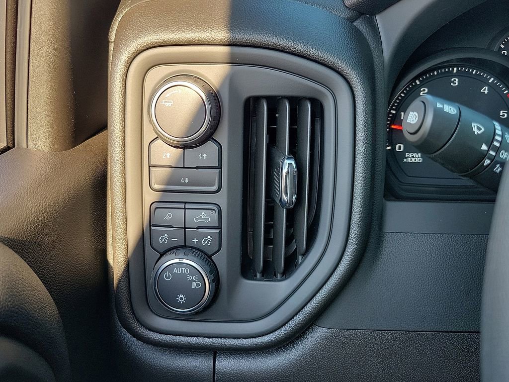 New 2025 Chevrolet Silverado 2500 Custom w/ Custom Value Package image 15
