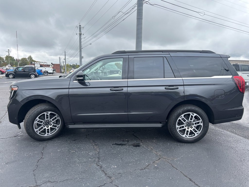 New 2025 Ford Expedition Active image 4