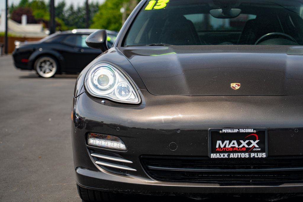Used 2013 Porsche Panamera 4 w/ Premium Pkg image 5