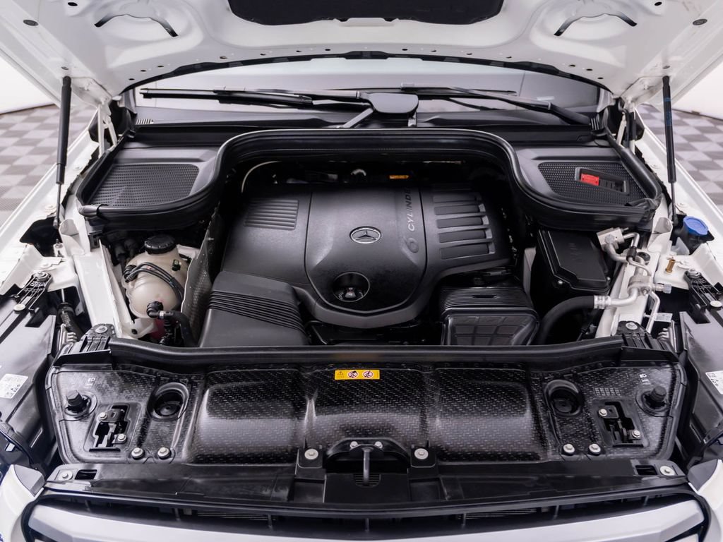 Used 2024 Mercedes-Benz GLS 450 4MATIC image 35
