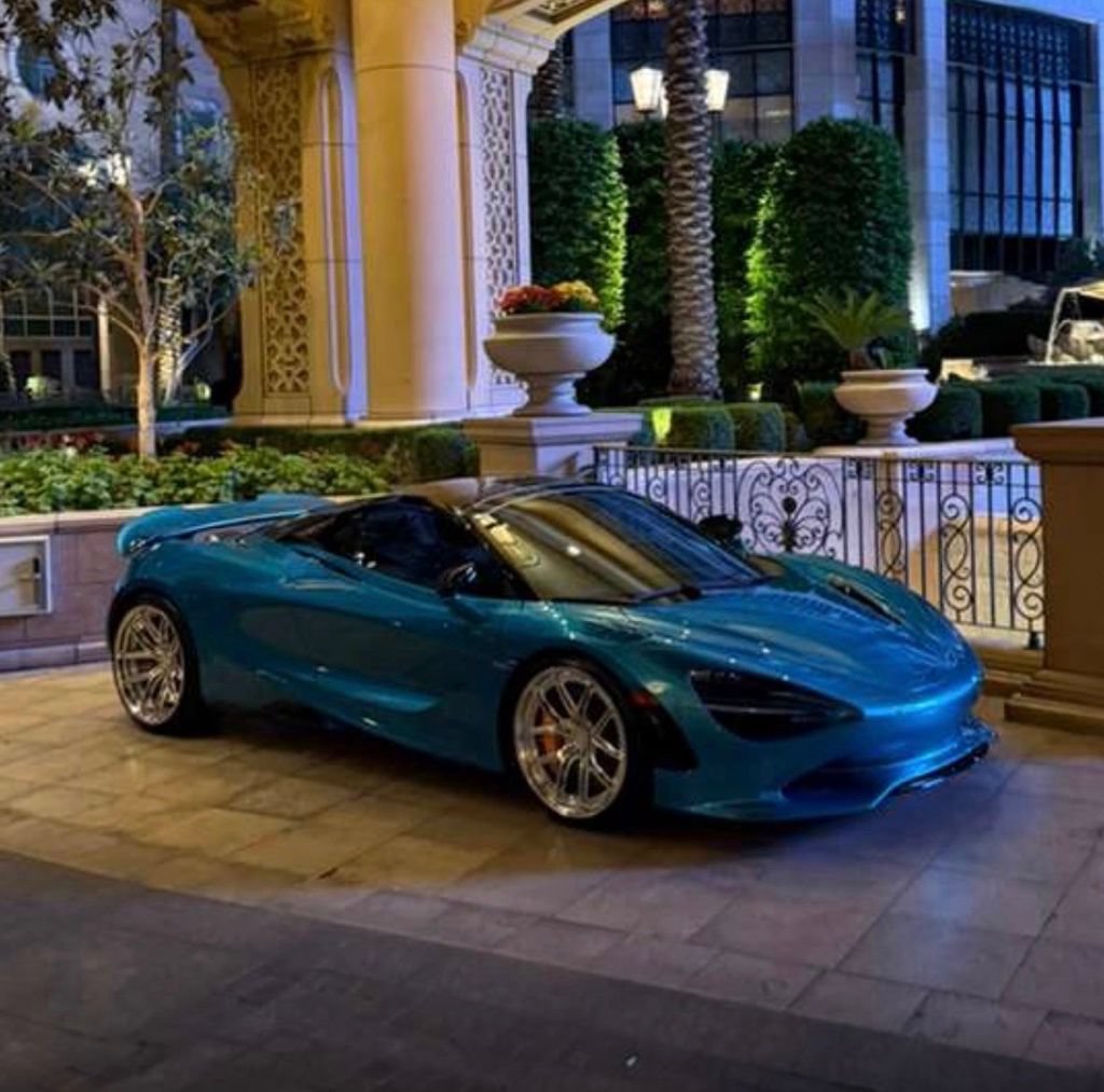 Used 2024 McLaren 750S Spider RWD image 2