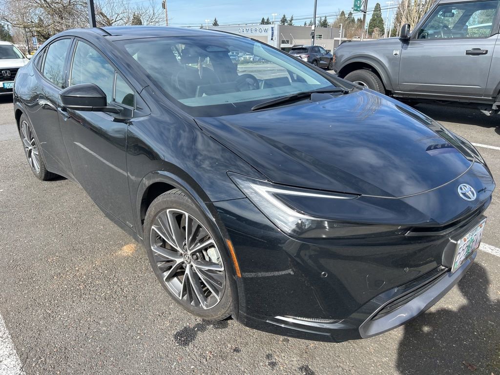 Used 2024 Toyota Prius XLE image 32