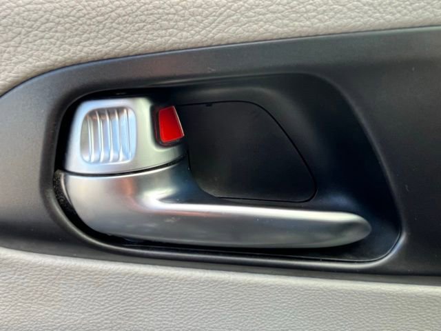 Used 2020 Chrysler Pacifica Limited image 10