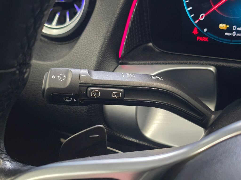 Used 2022 Mercedes-Benz EQB 350 4MATIC image 35