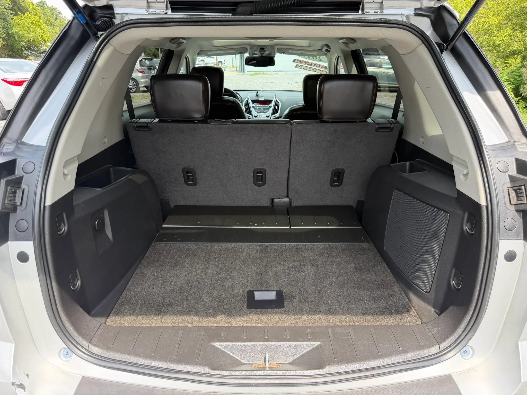 Used 2011 GMC Terrain SLT FWD image 27