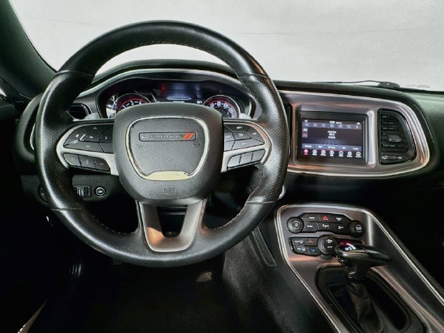 Used 2019 Dodge Challenger R/T RWD image 10