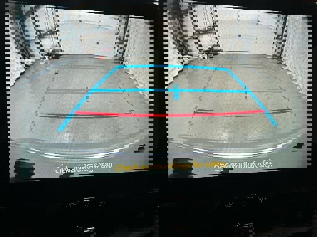 Used 2025 Toyota Corolla SE w/ SE Premium Package image 36