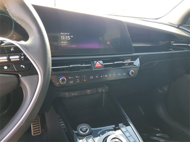 Used 2024 Kia Niro SX Touring image 20