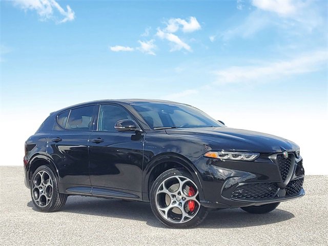 New 2025 Alfa Romeo Tonale w/ Premium Package image 1