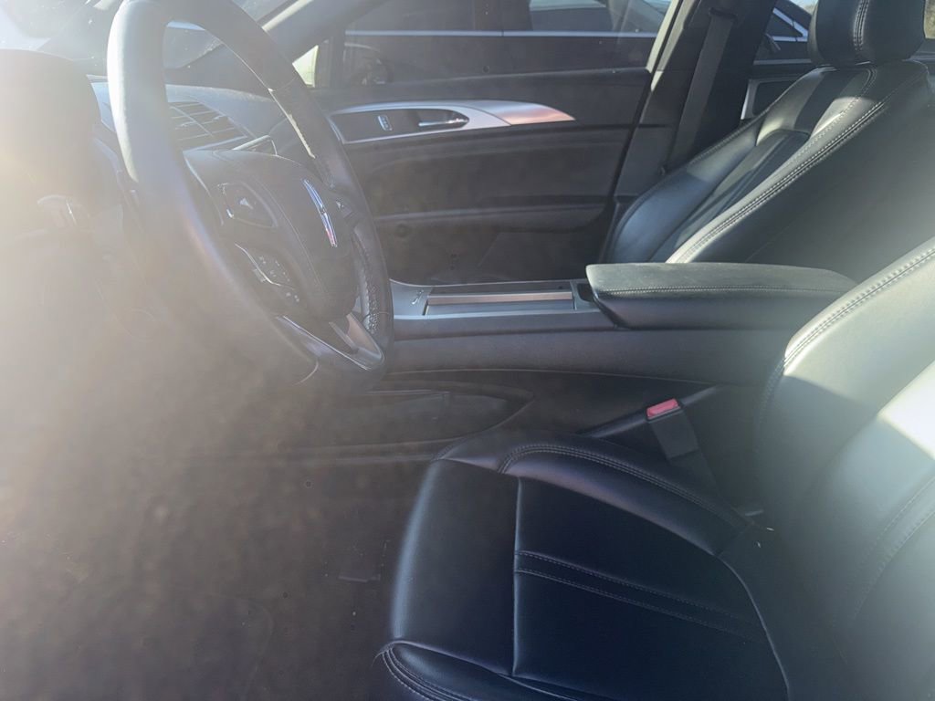 Used 2020 Lincoln MKZ w/ Convenience Package image 6