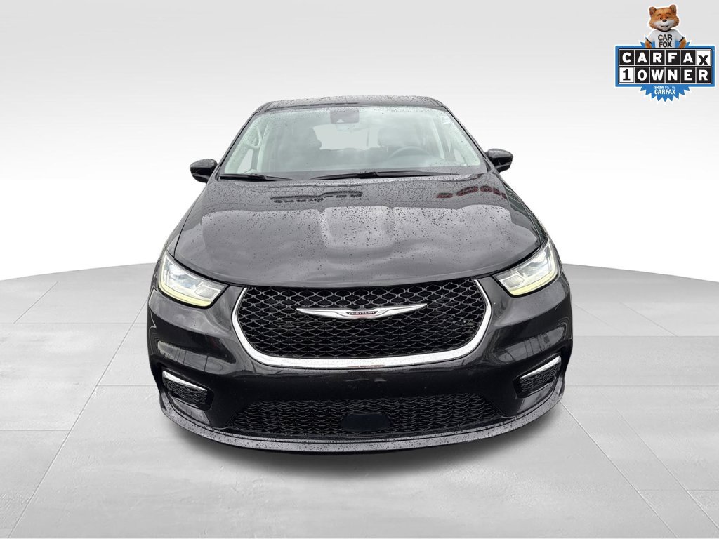 Used 2023 Chrysler Pacifica Touring-L FWD image 8