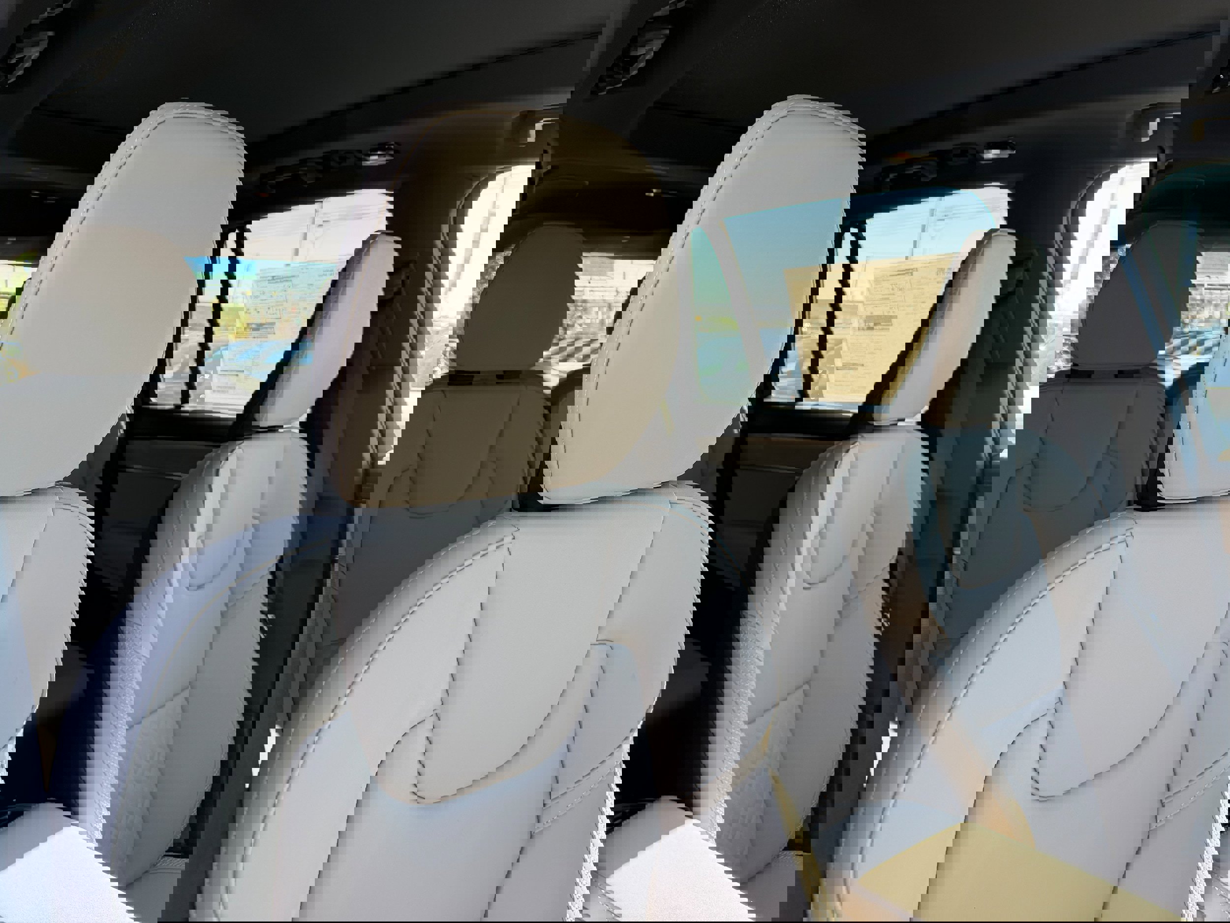 New 2026 Volvo XC90 T8 Plus w/ Protection Package Premier image 9