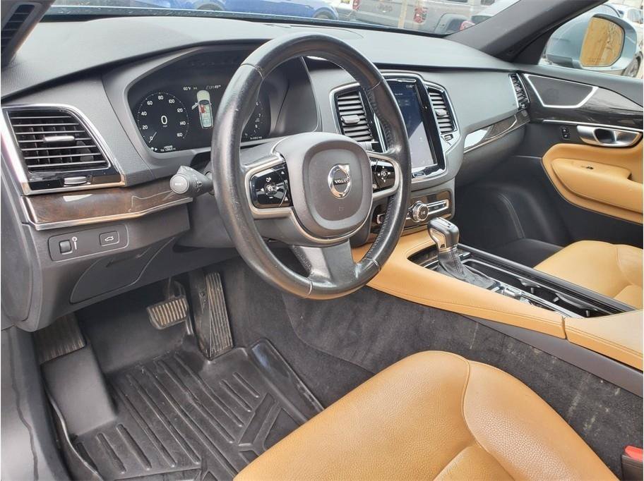 Used 2018 Volvo XC90 T6 Momentum w/ Momentum Plus Package AWD/4WD image 23