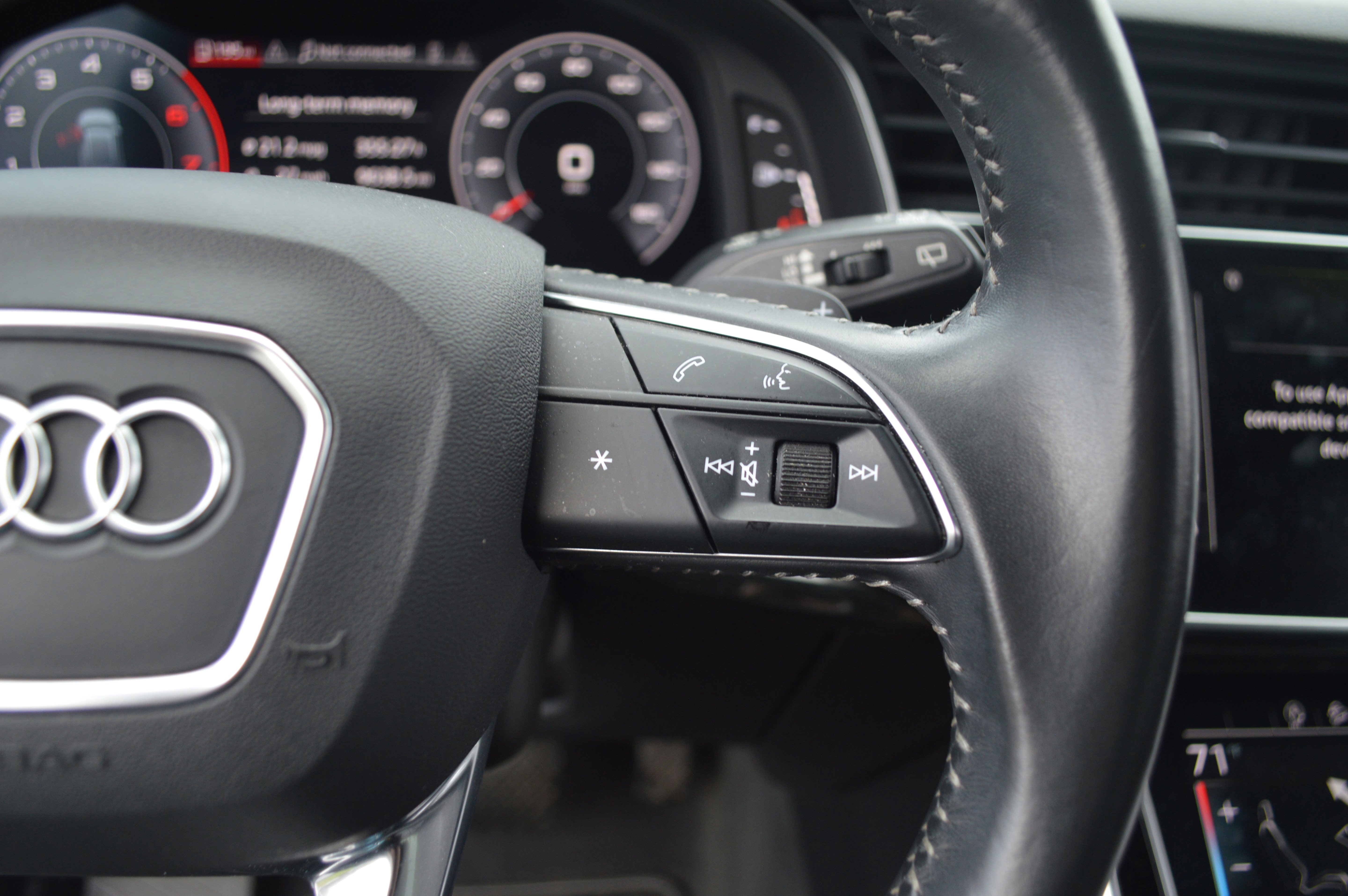 Used 2020 Audi Q8 Premium Plus image 16