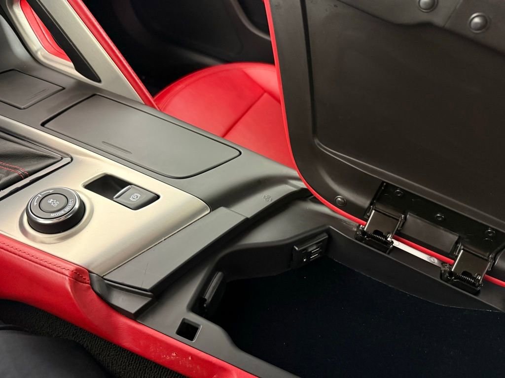Used 2015 Chevrolet Corvette Z06 w/ 3LZ Preferred Equipment Group image 26