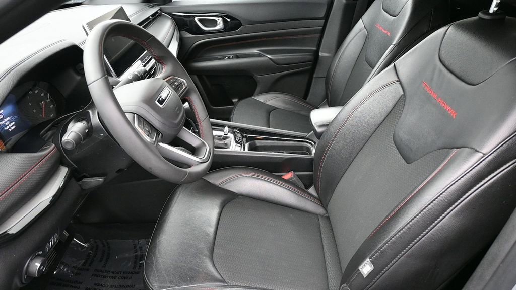 Used 2025 Jeep Compass Trailhawk AWD/4WD image 21