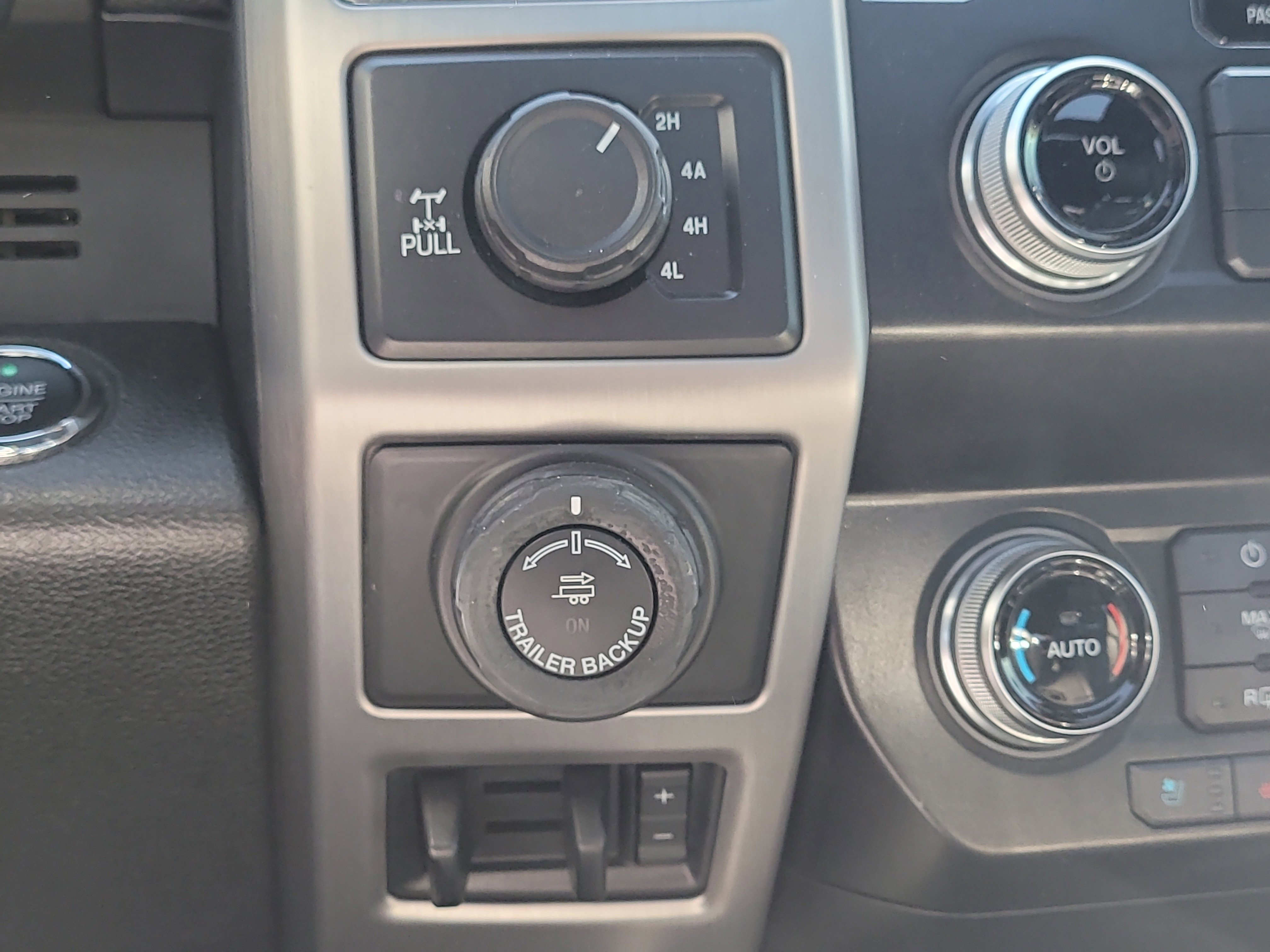 Used 2019 Ford F150 Platinum w/ Equipment Group 701A Luxury image 31