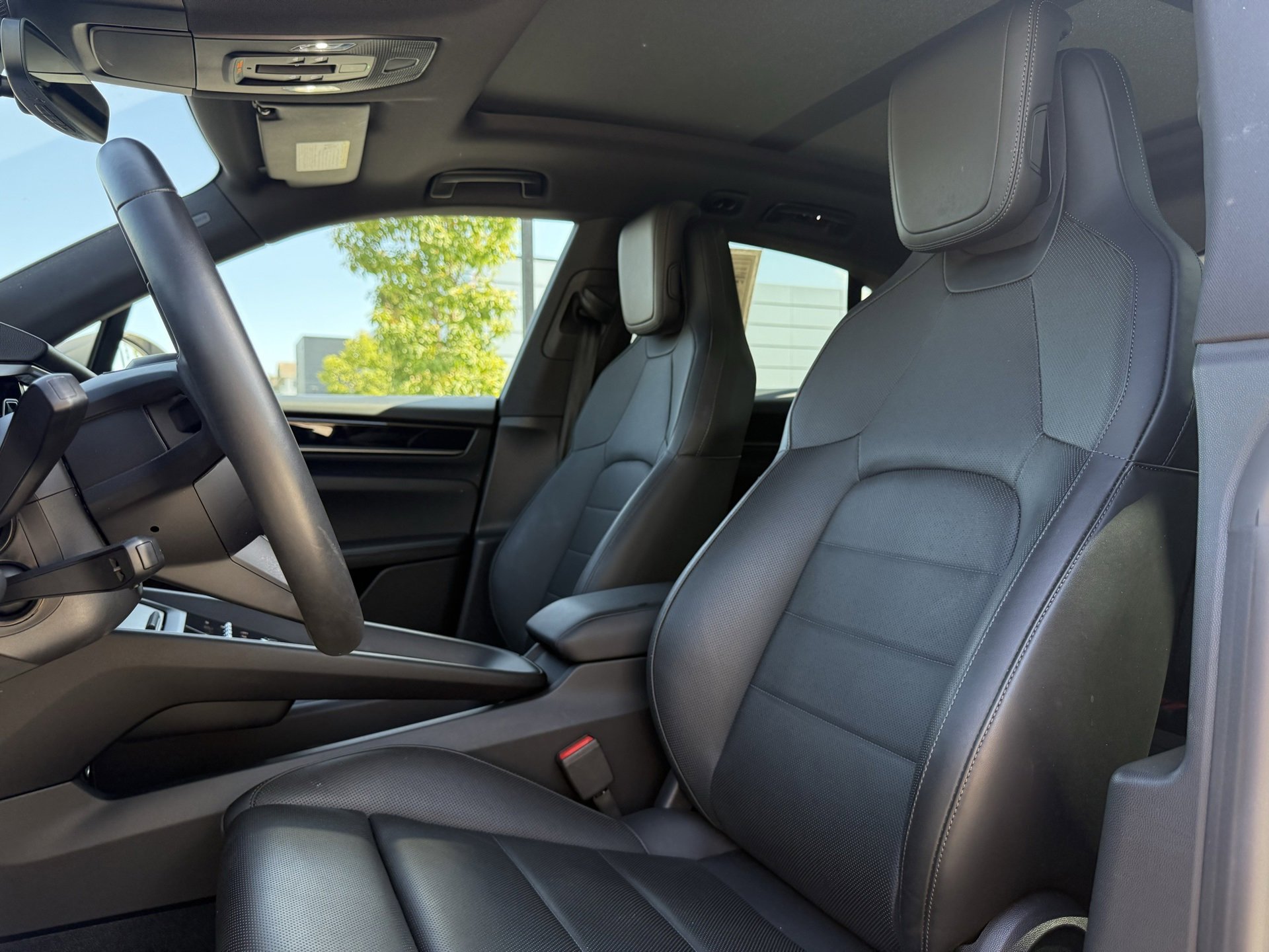Used 2025 Porsche Macan Electric image 5