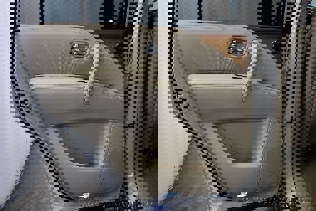 Used 2011 INFINITI QX56 4WD w/ Theater Pkg image 23