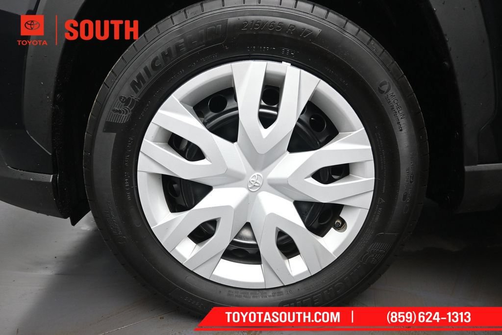 Used 2024 Toyota Corolla Cross L AWD/4WD image 33