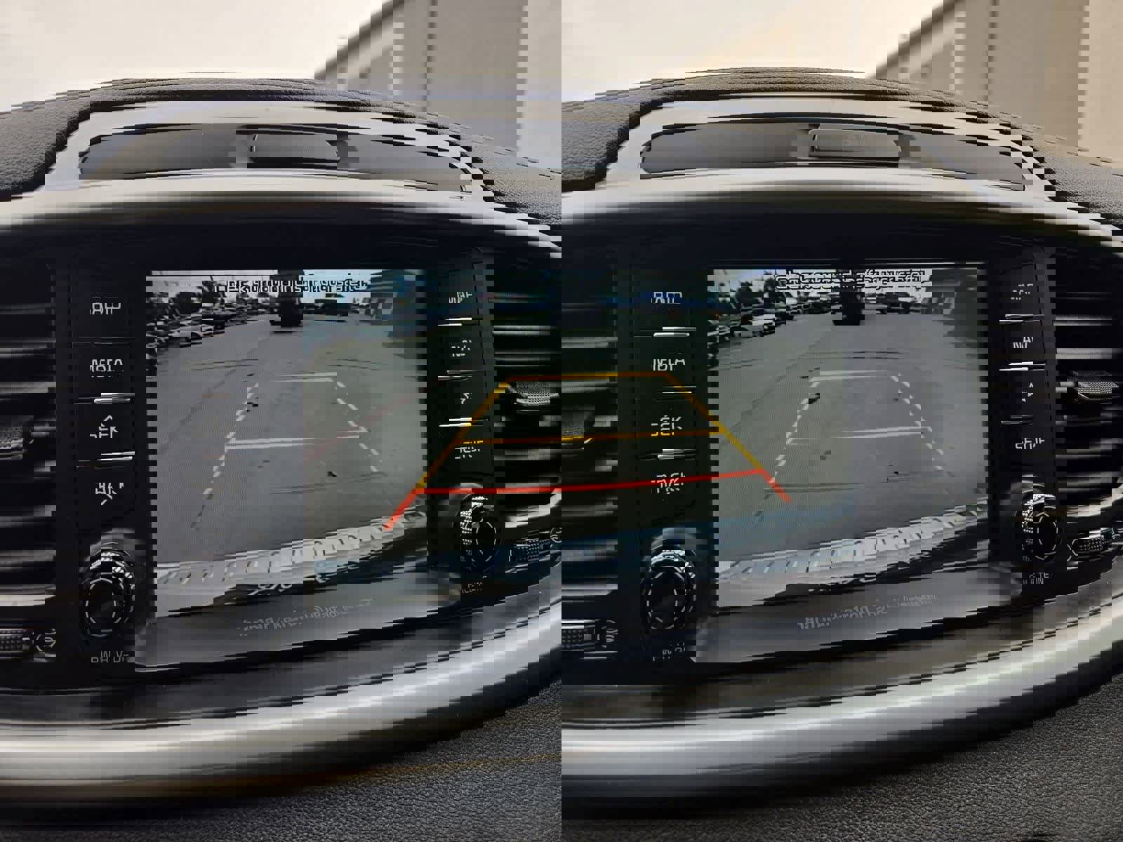 Used 2019 Kia Sorento SX image 31