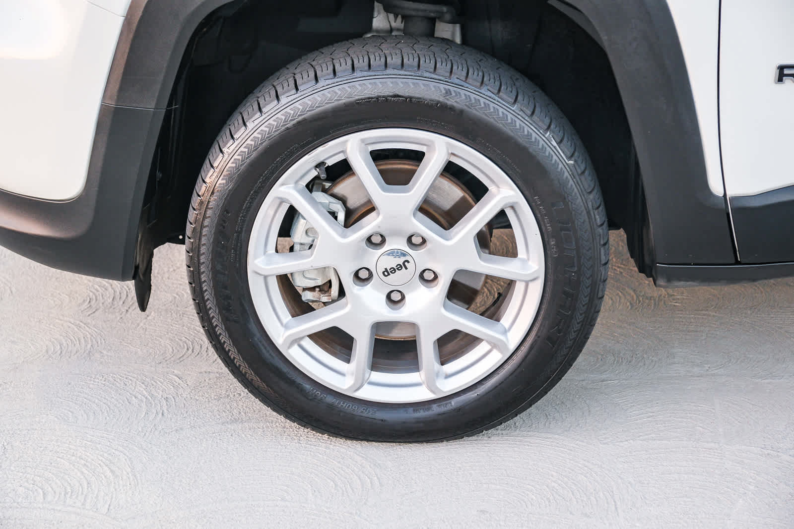 Used 2023 Jeep Renegade Latitude AWD/4WD image 10