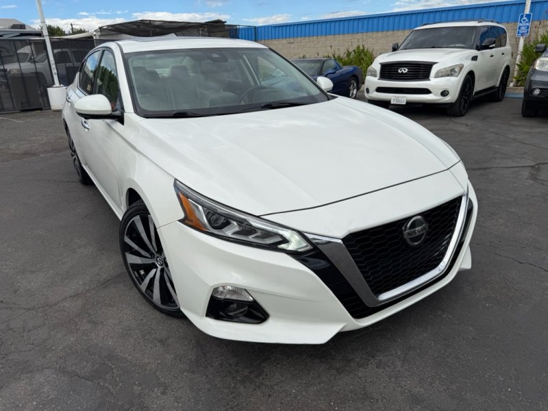 Used 2019 Nissan Altima 2.5 Platinum AWD/4WD image 2