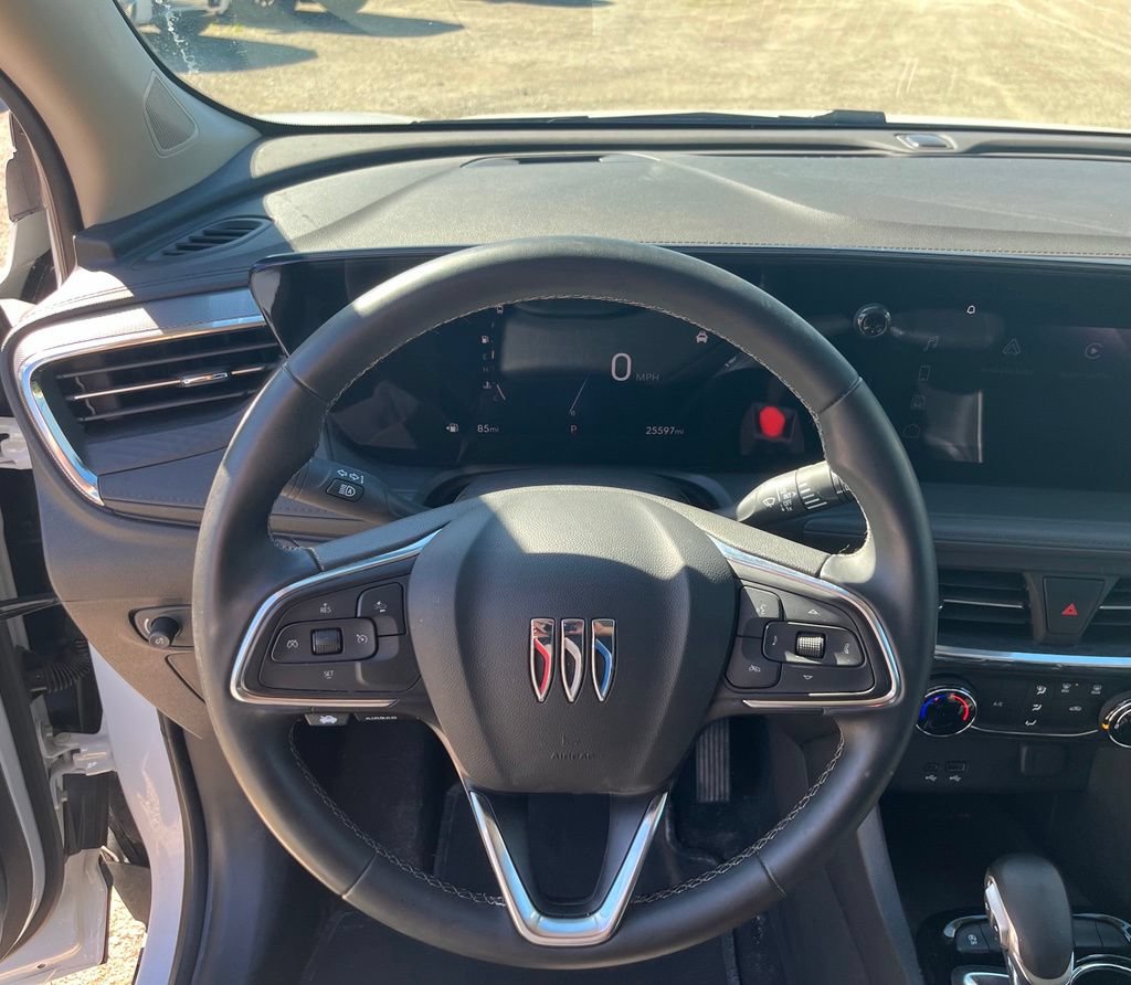 Used 2025 Buick Encore GX Preferred AWD/4WD image 21