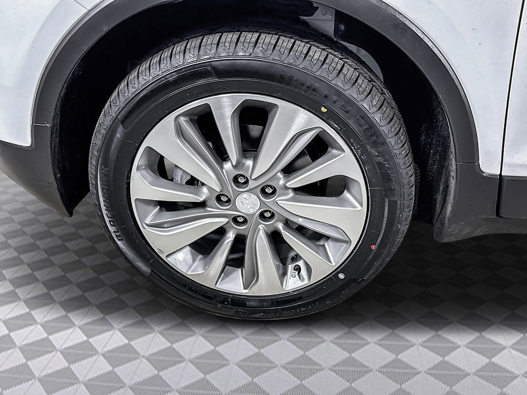 Used 2020 Buick Encore Preferred image 32