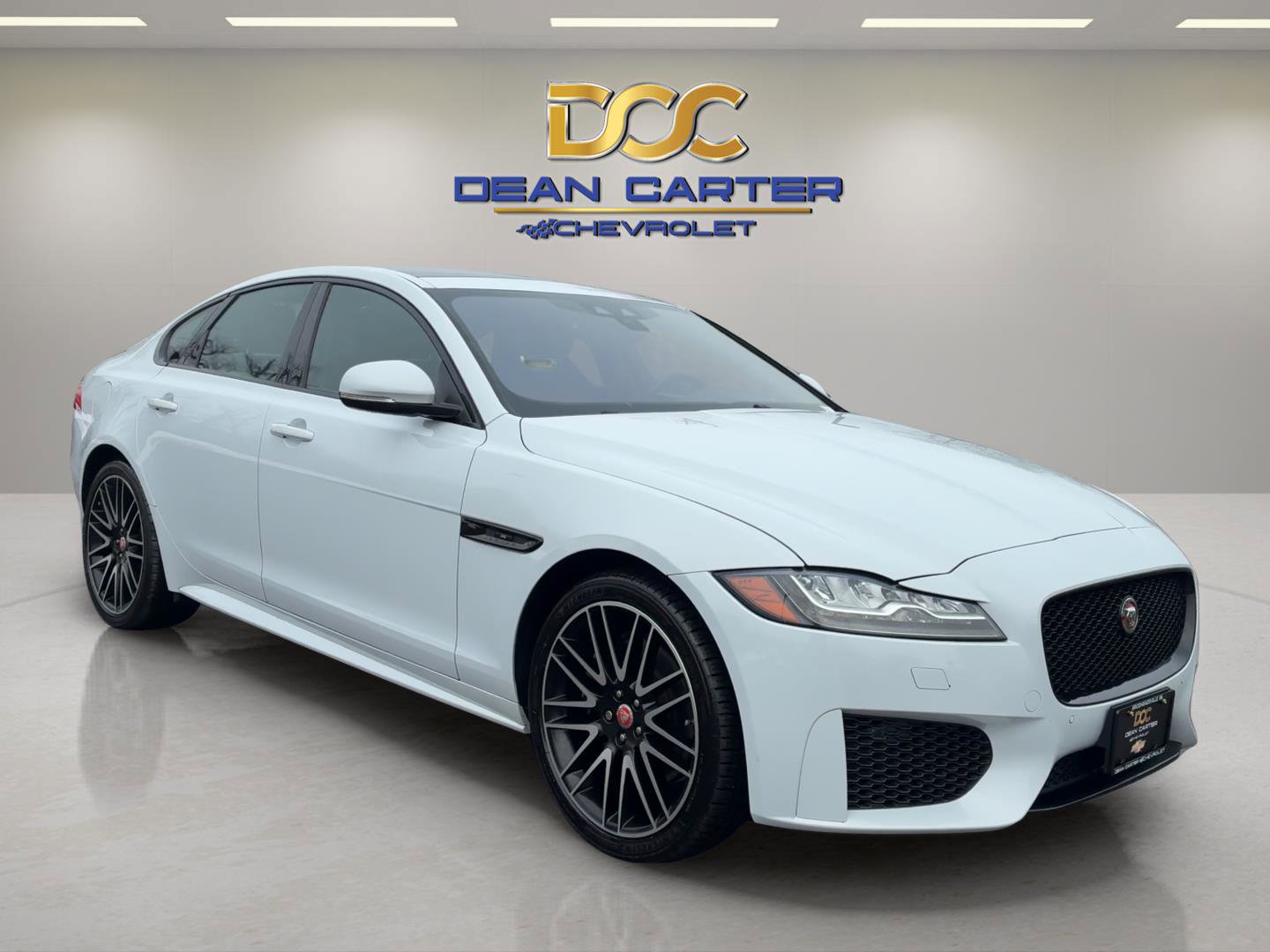 Used 2020 Jaguar XF Checkered Flag image 4