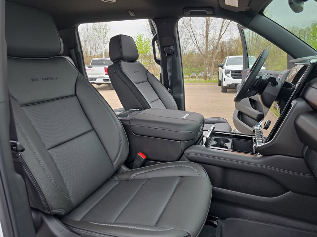 New 2026 GMC Yukon XL Denali w/ LPO, Floor Liner Package AWD/4WD image 10