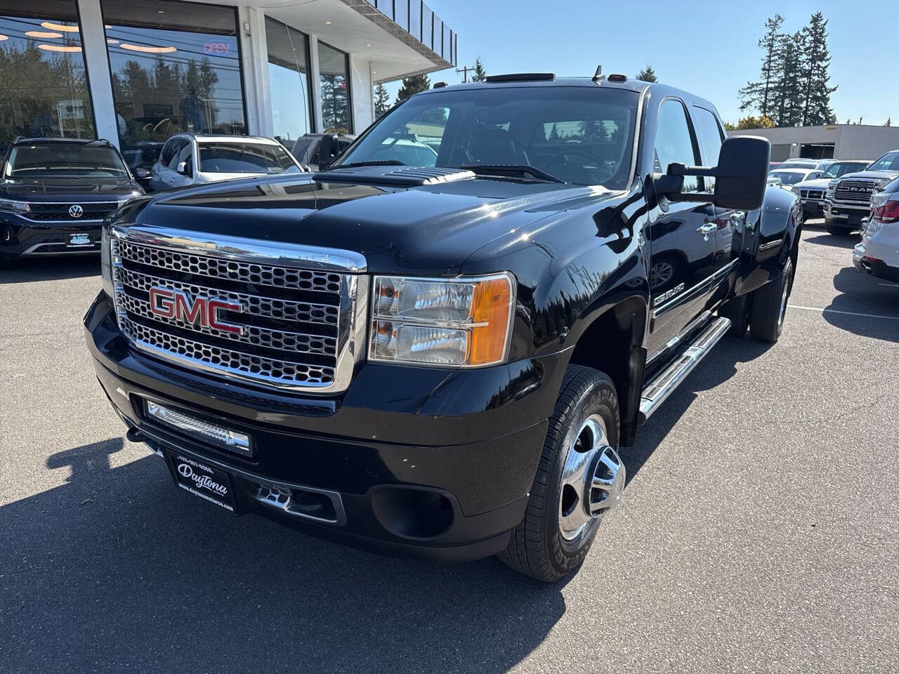 Used 2011 GMC Sierra 3500 Denali image 1