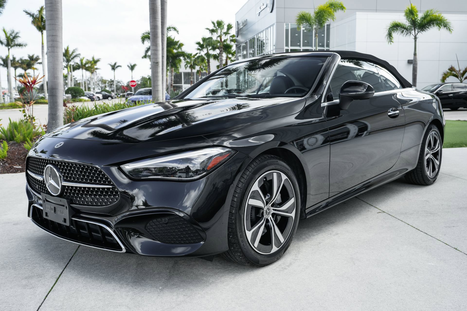 Used 2025 Mercedes-Benz CLE 300 4MATIC Cabriolet image 25